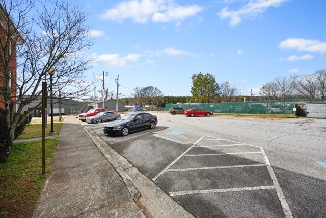 More Photos Of 2465 Main St, Atlanta Medical For Sale