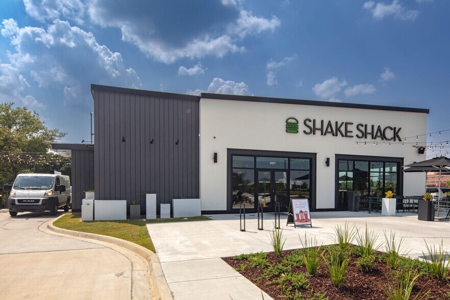 More Photos Of 6401 Bluebonnet Blvd, Baton Rouge General Retail For Lease