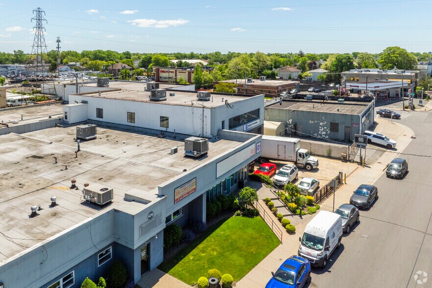 More Photos Of 420 Doughty Blvd, Inwood Warehouse For Lease