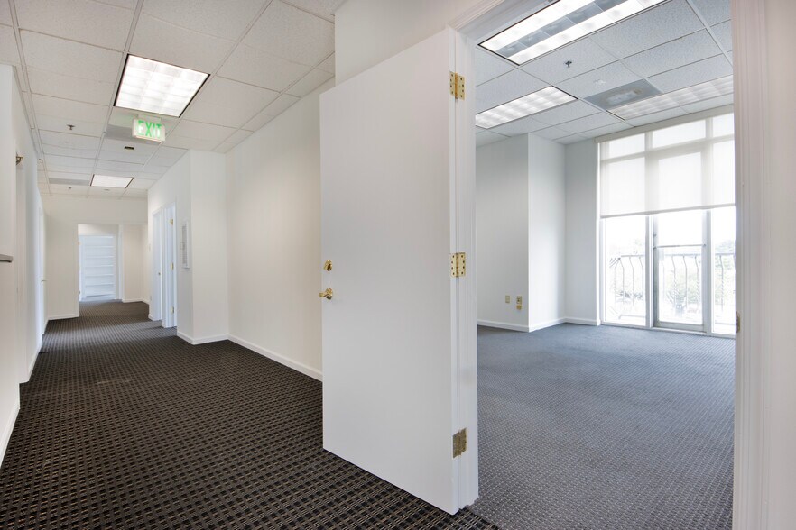 More Photos Of 888 E Las Olas Blvd, Fort Lauderdale Office For Lease