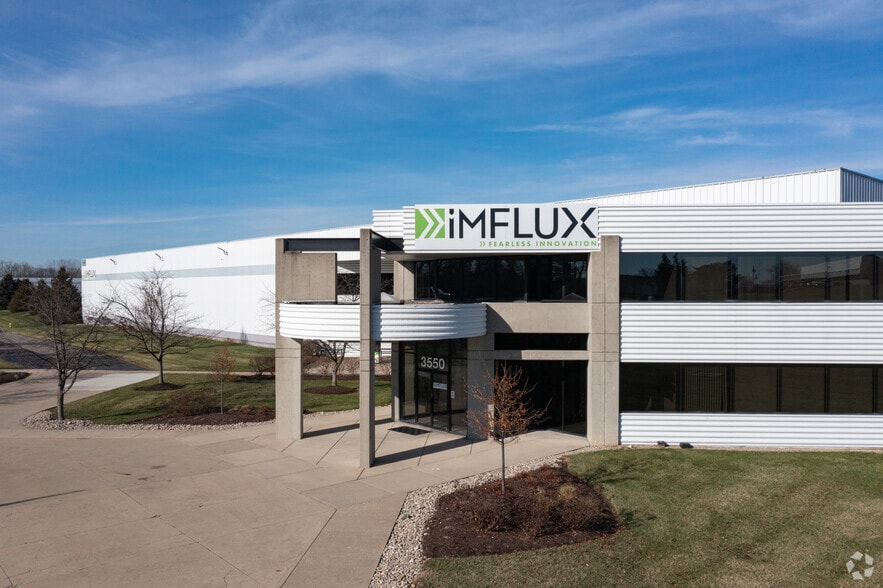 More Photos Of 3550-3560 Symmes Rd, Hamilton Manufacturing For Lease