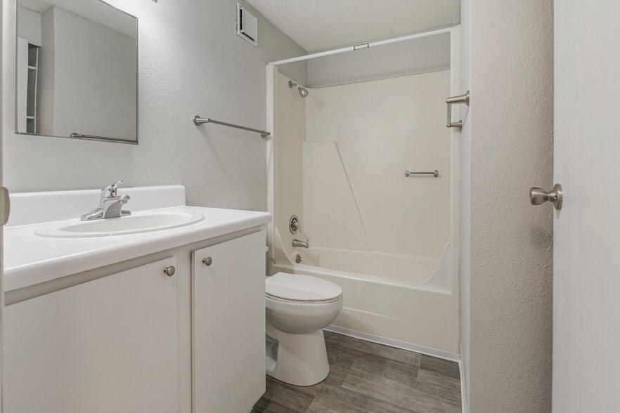 More Photos Of 18933 Quercus Dr, Hudson Apartments For Sale