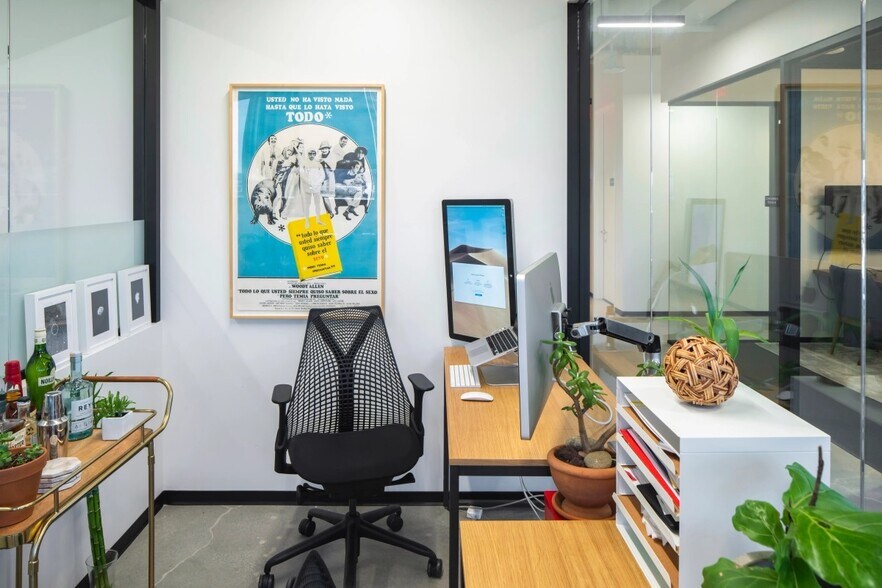 More Photos Of 500 N Brand Blvd, Glendale Coworking Space