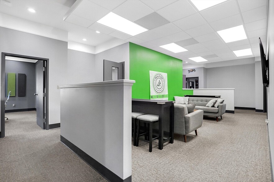 More Photos Of 615 Russell Ave, Indianapolis Medical For Sale