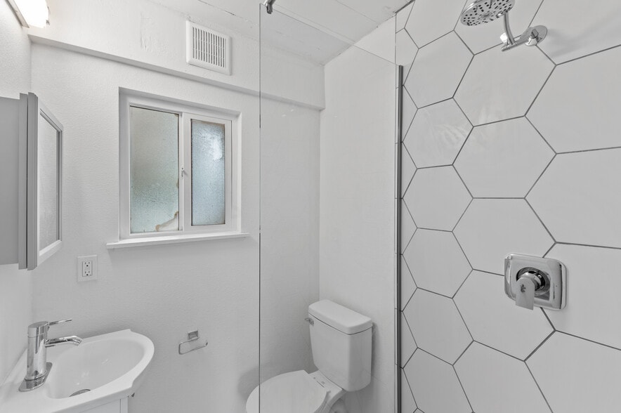 More Photos Of 3917 Haines St, San Diego Multifamily For Sale