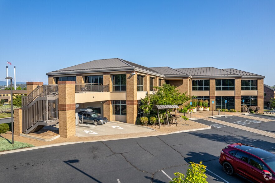 More Photos Of 233 SW Wilson Ave, Bend Office For Lease
