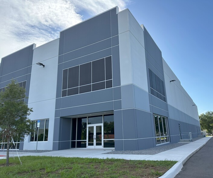 Primary Photo Of 13209 Memorial Hwy, Tampa Distribution For Lease