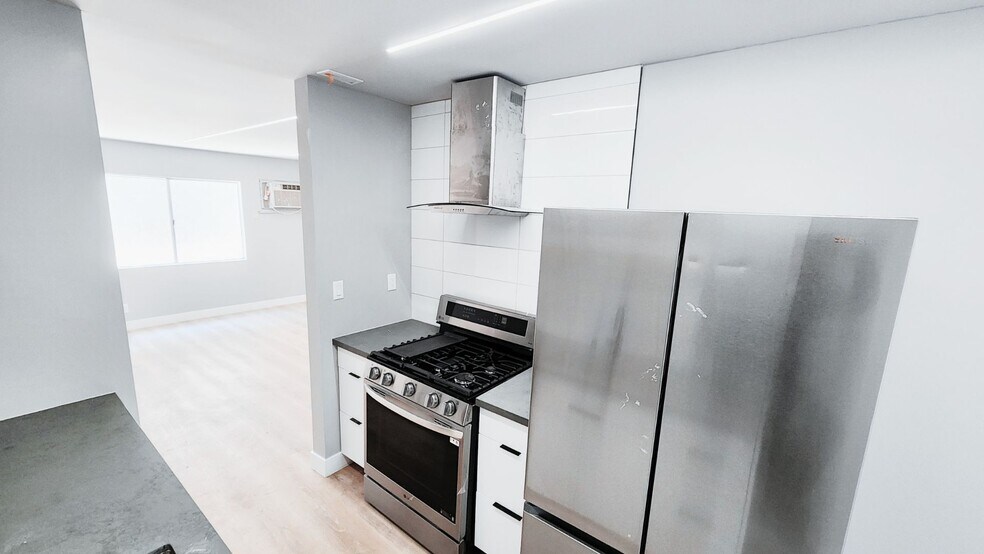 More Photos Of 5150 Ithaca Ave, Los Angeles Multifamily For Sale