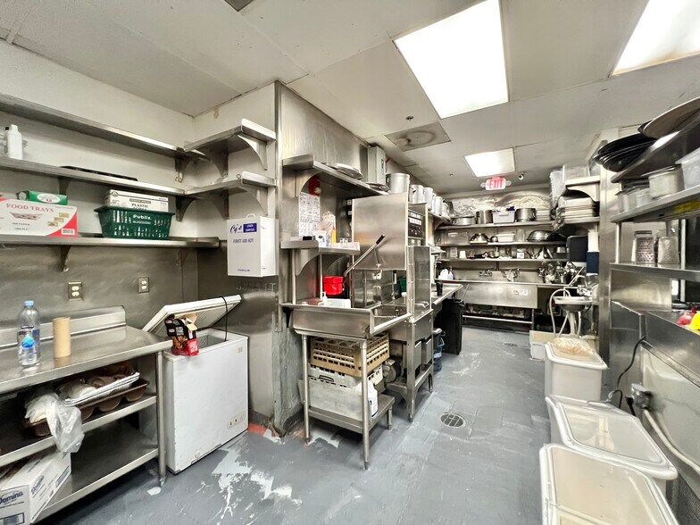 More Photos Of 223 Valencia Ave, Coral Gables Restaurant For Sale