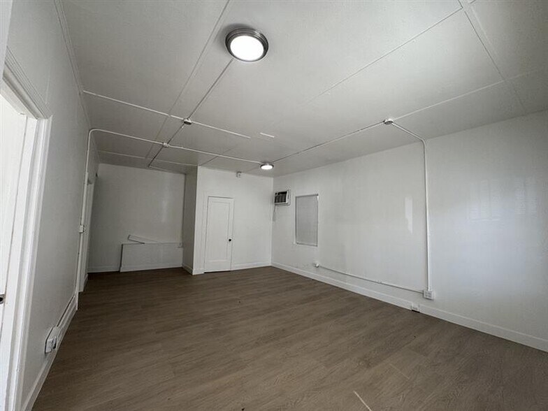 More Photos Of 1417 W 11th St, Los Angeles Office Residential For Lease