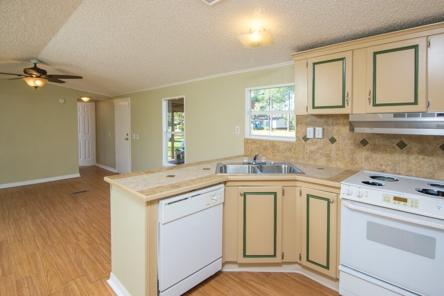 More Photos Of 1211 Cypress Rd, Saint Augustine Manufactured Housing Mobile Home Park For Sale