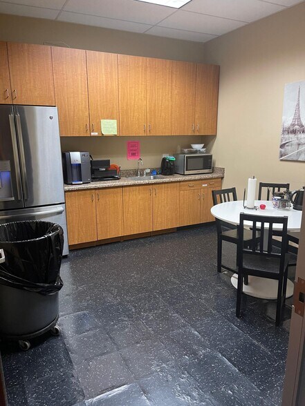 More Photos Of 14271 Fern Ave, Chino Warehouse For Lease