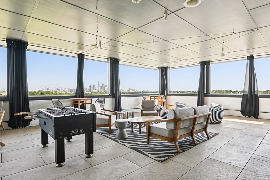 More Photos Of 101-111 W Davis St, Dallas Apartments For Lease