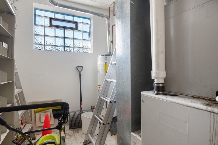More Photos Of 6021 S Kedzie Ave, Chicago Medical For Sale