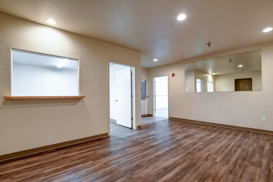 More Photos Of 9551 E Lorna Ln, Prescott Valley Warehouse For Lease