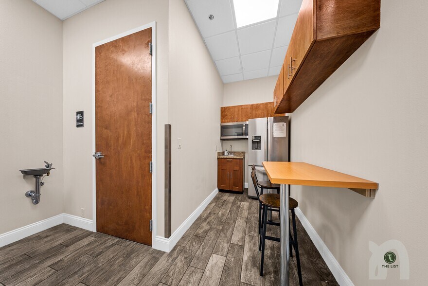 More Photos Of 7362 Futures Dr, Orlando Coworking Space