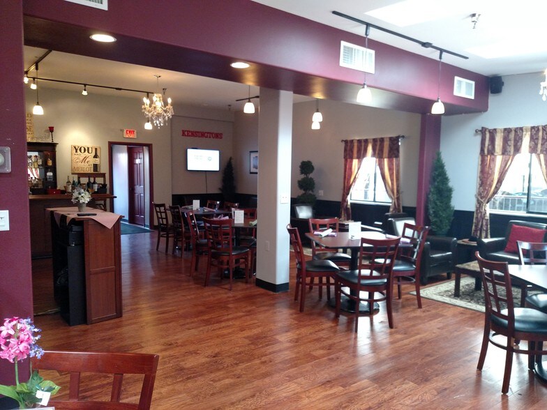 More Photos Of 220 W Goodwin St, Prescott Storefront For Lease