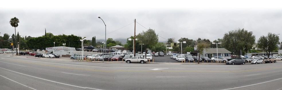 Primary Photo Of 3343-3351 Foothill Blvd, La Crescenta Auto Dealership For Sale