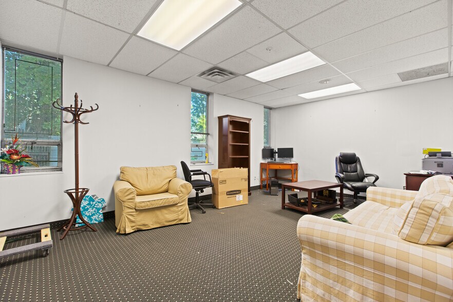 More Photos Of 111 Galway Pl, Teaneck Medical For Sale