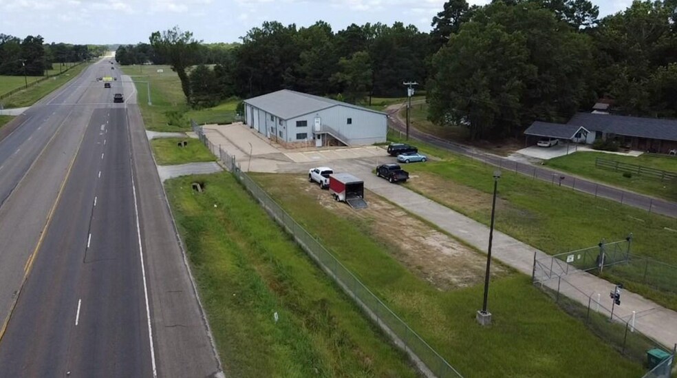 More Photos Of 8424 N HWY 69, Pollok Flex For Sale