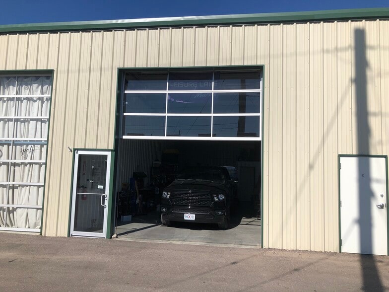 More Photos Of 4155 Osage Beach Pky S, Osage Beach Showroom For Lease