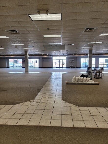 More Photos Of 124-A Beacon Dr, Winterville General Retail For Lease