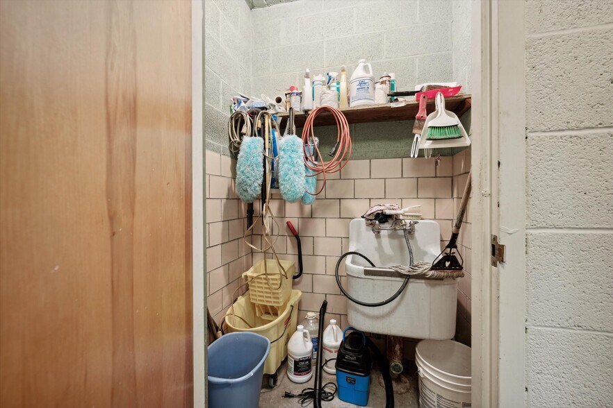 More Photos Of 725 Navarre Ave, Toledo Religious Facility For Sale