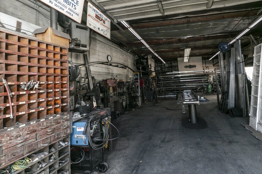 More Photos Of 6015 Kester Ave, Van Nuys Warehouse For Sale