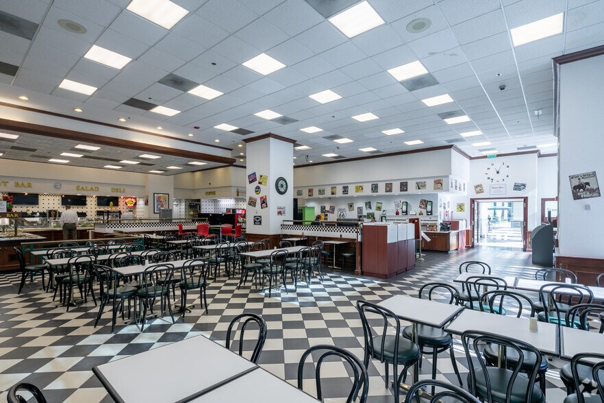 More Photos Of 6 Concourse Pky NE, Atlanta Office For Lease