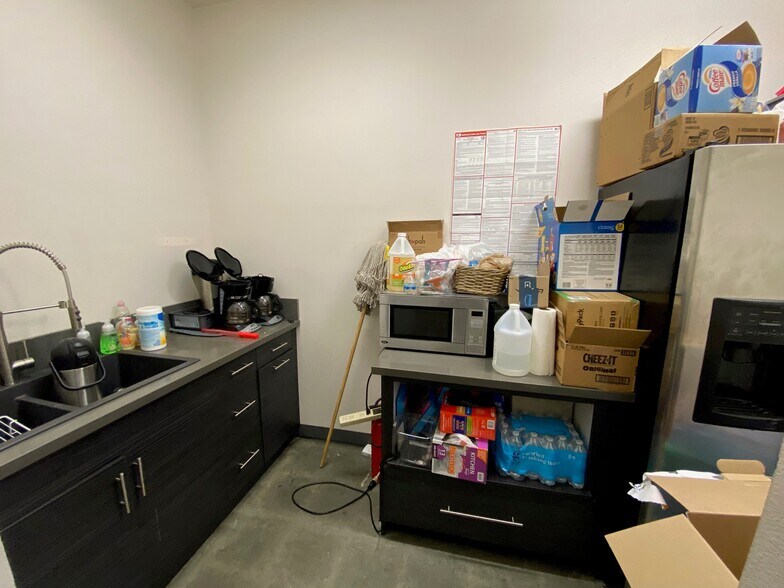 More Photos Of 861 Harold Pl, Chula Vista Research And Development For Sale