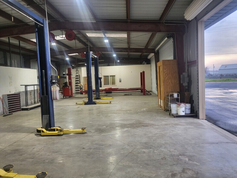 More Photos Of 469 Moffat Blvd, Manteca Warehouse For Lease