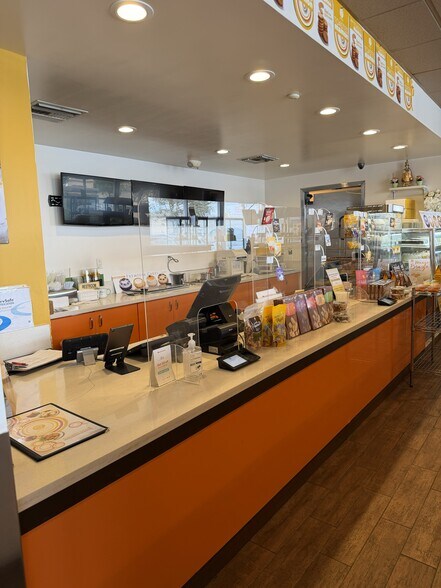 More Photos Of 100-150 W Carson St, Carson Unknown For Lease