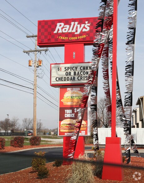 More Photos Of 700 Georgesville Rd, Columbus Fast Food For Lease