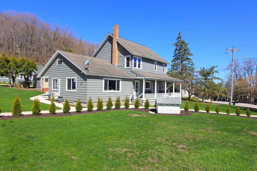 More Photos Of 2375 Maple Dr, Sister Bay Multifamily For Sale