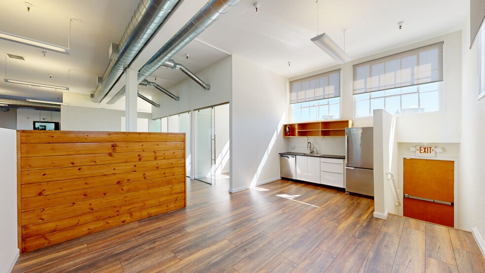 More Photos Of 1311-1425 63rd St, Emeryville Distribution For Lease