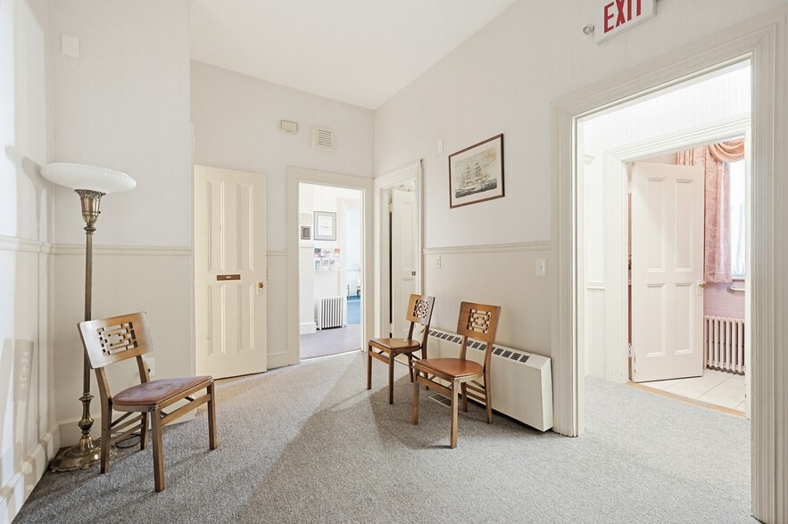 More Photos Of 1501 Lonsdale Ave, Lincoln General Retail For Sale