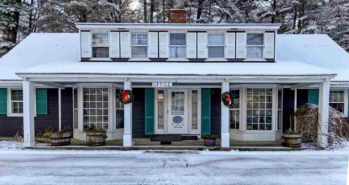 Primary Photo Of 3245 White Mountain Hwy, North Conway Hotel For Sale