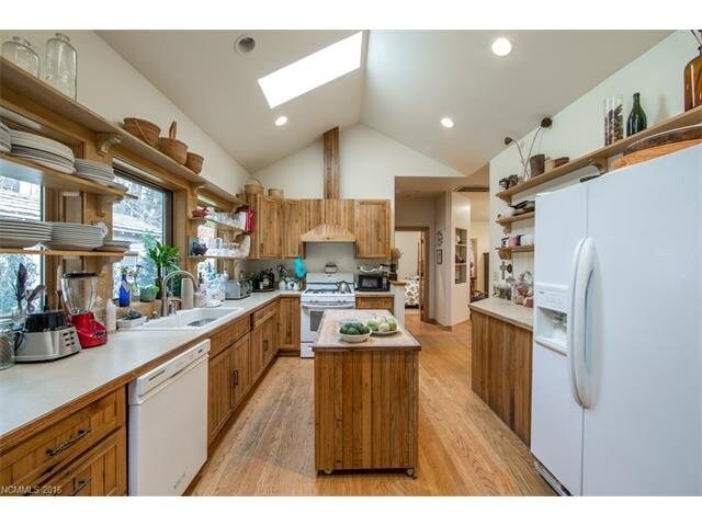 More Photos Of 111 Fiddlehead Ln, Zirconia Specialty For Sale