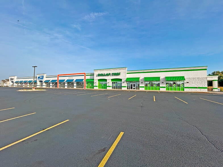 More Photos Of 75 W Plummer Blvd, Chatham General Retail For Lease