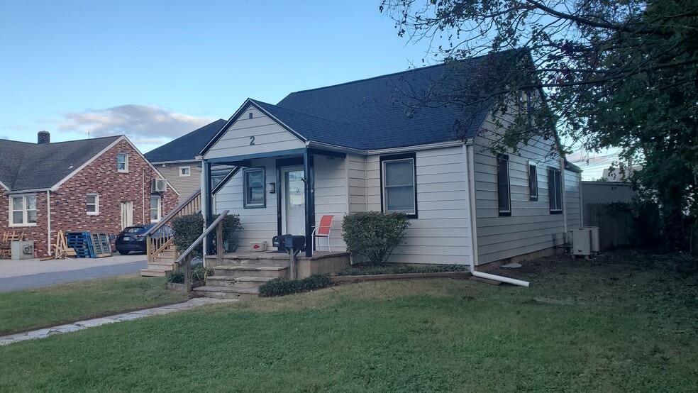 Primary Photo Of 2 Oakway Rd, Timonium Office For Lease