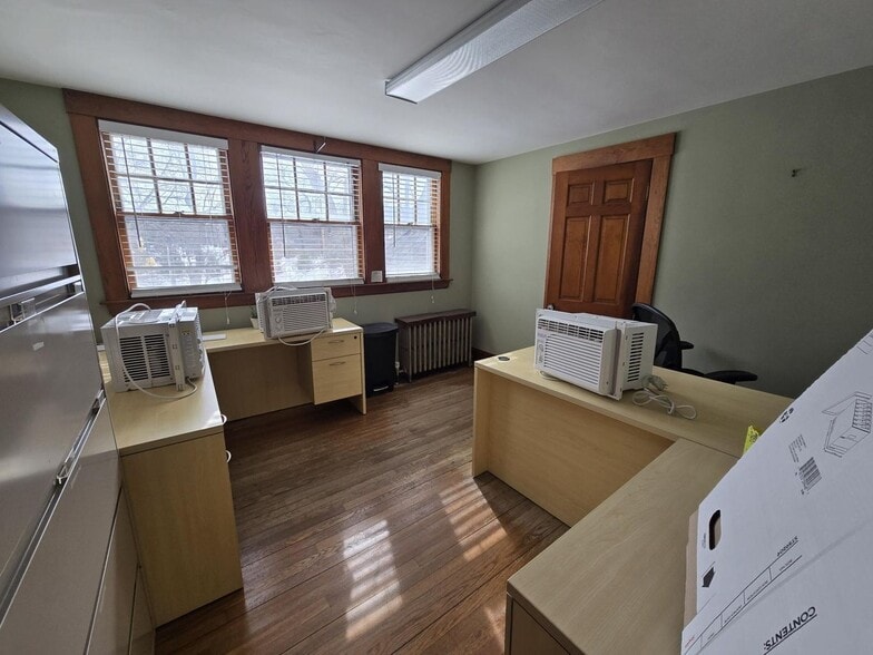 More Photos Of 2548 State Hwy Rte 6, Wellfleet Office For Sale