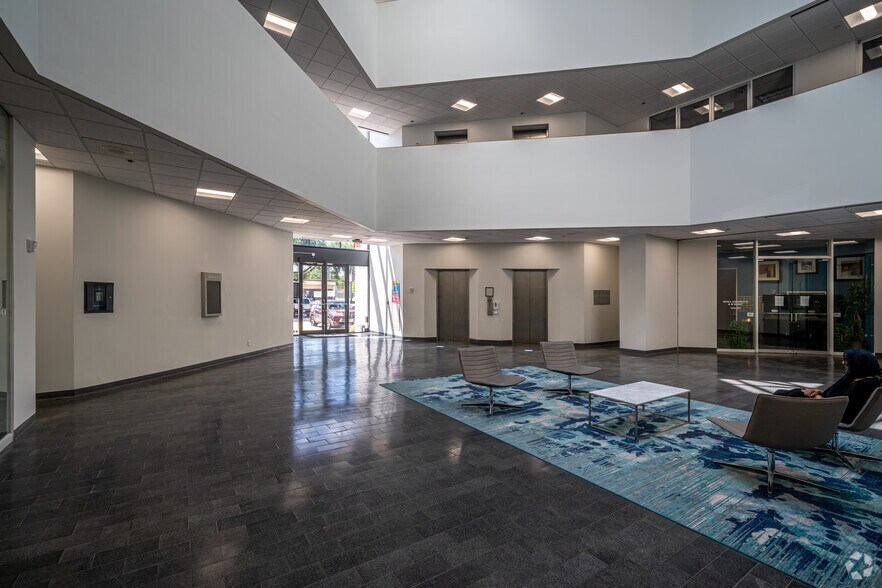 More Photos Of 4600 Highway 6 N, Houston Office For Lease