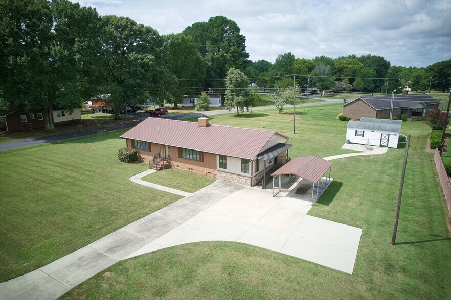 More Photos Of 128 Killian Farm Rd, Stanley Medical For Lease