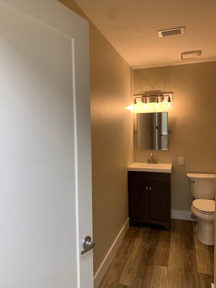 More Photos Of 706 Turnbull Ave, Altamonte Springs Office For Lease