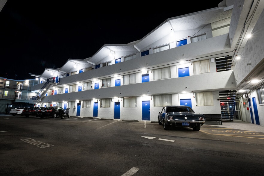 More Photos Of 200 S 8th St, Las Vegas Apartments For Sale