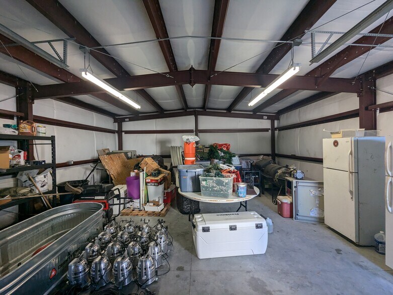 More Photos Of 5315 N Twin City Hwy, Nederland Warehouse For Sale