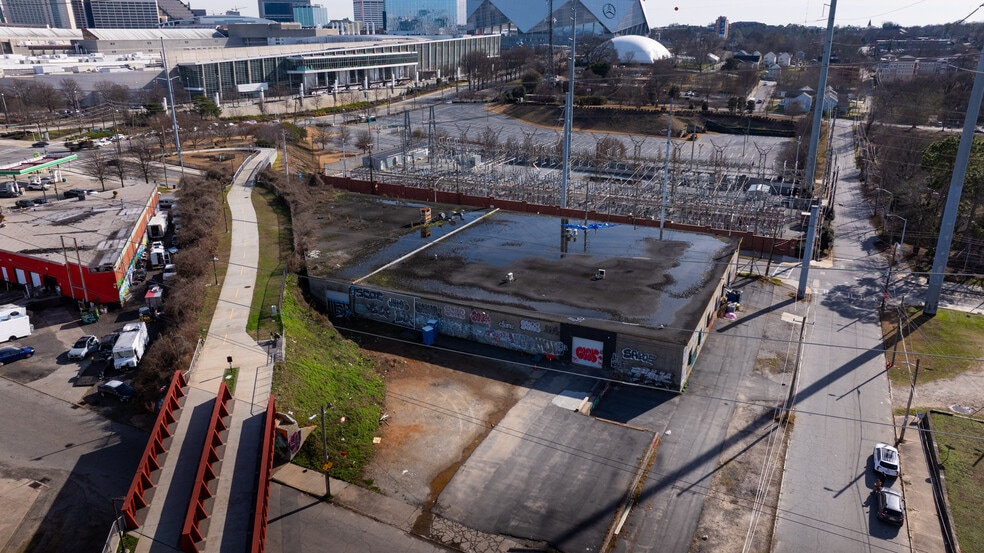 More Photos Of 523 Joseph E Boone Blvd, Atlanta Warehouse For Sale