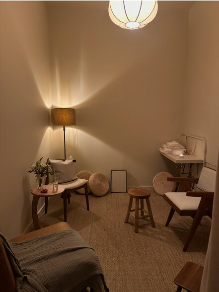 More Photos Of 325 W 11th St, New York Apartments For Lease