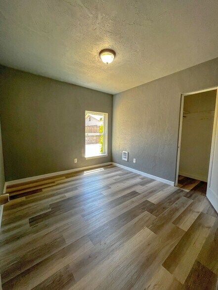 More Photos Of 204 SE 12th St, College Place Apartments For Sale