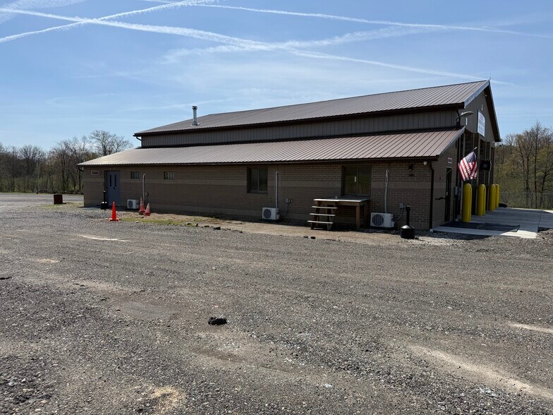 More Photos Of 4881 Pittsburgh Rd, Harrisville Light Distribution For Sale